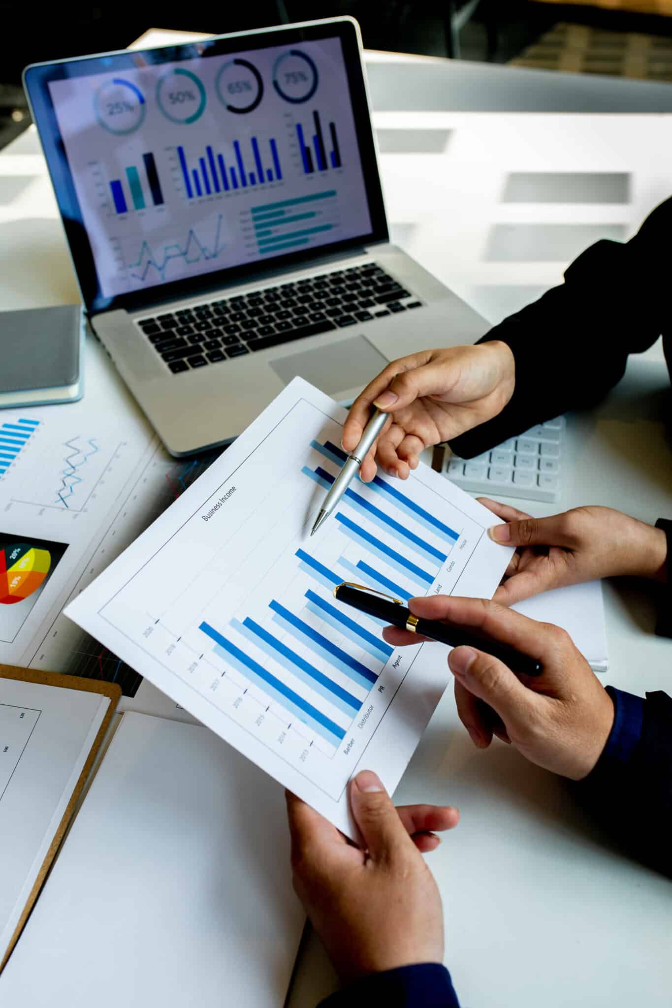 Monitoring graphs and results